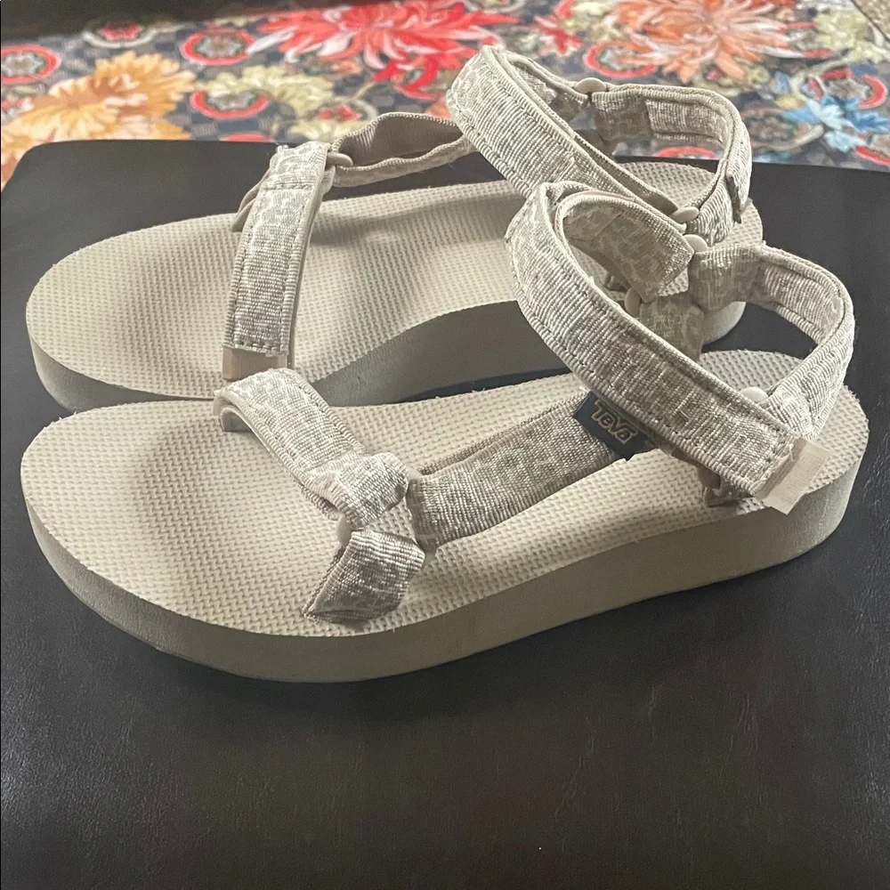 Teva Women's Tan Sandals - Picture 2 of 3